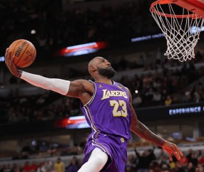 开云平台-状态不错！詹姆斯上半场砍下20分，创本赛季上半场得分新高